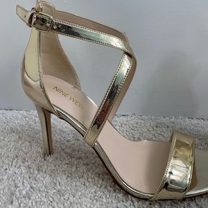 Gold Nine West heels in size 8.5M